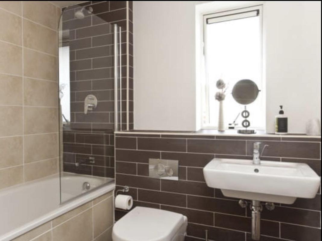 Churchill Two Bedroom Apartments With Free Parking And The Minster View York Dış mekan fotoğraf