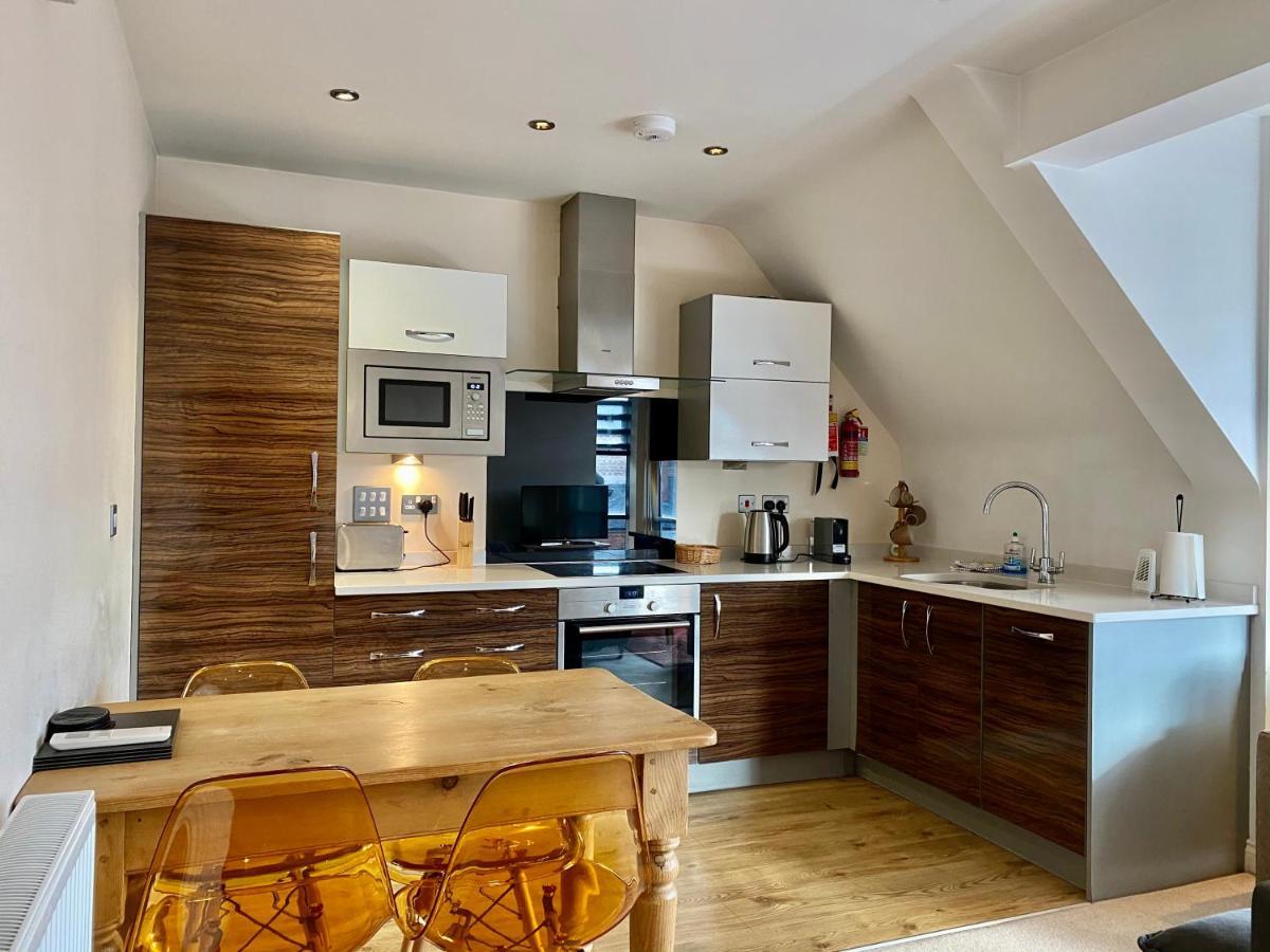Churchill Two Bedroom Apartments With Free Parking And The Minster View York Dış mekan fotoğraf
