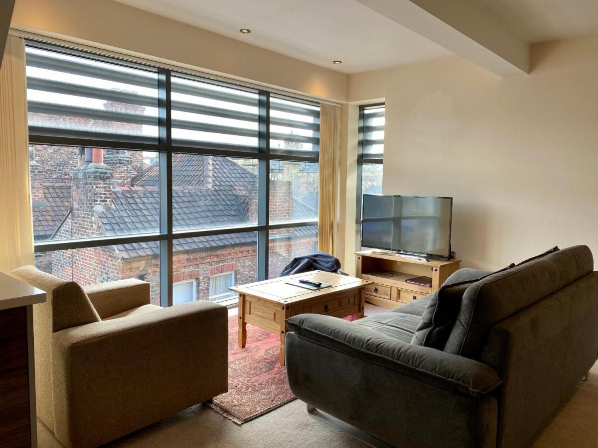 Churchill Two Bedroom Apartments With Free Parking And The Minster View York Dış mekan fotoğraf