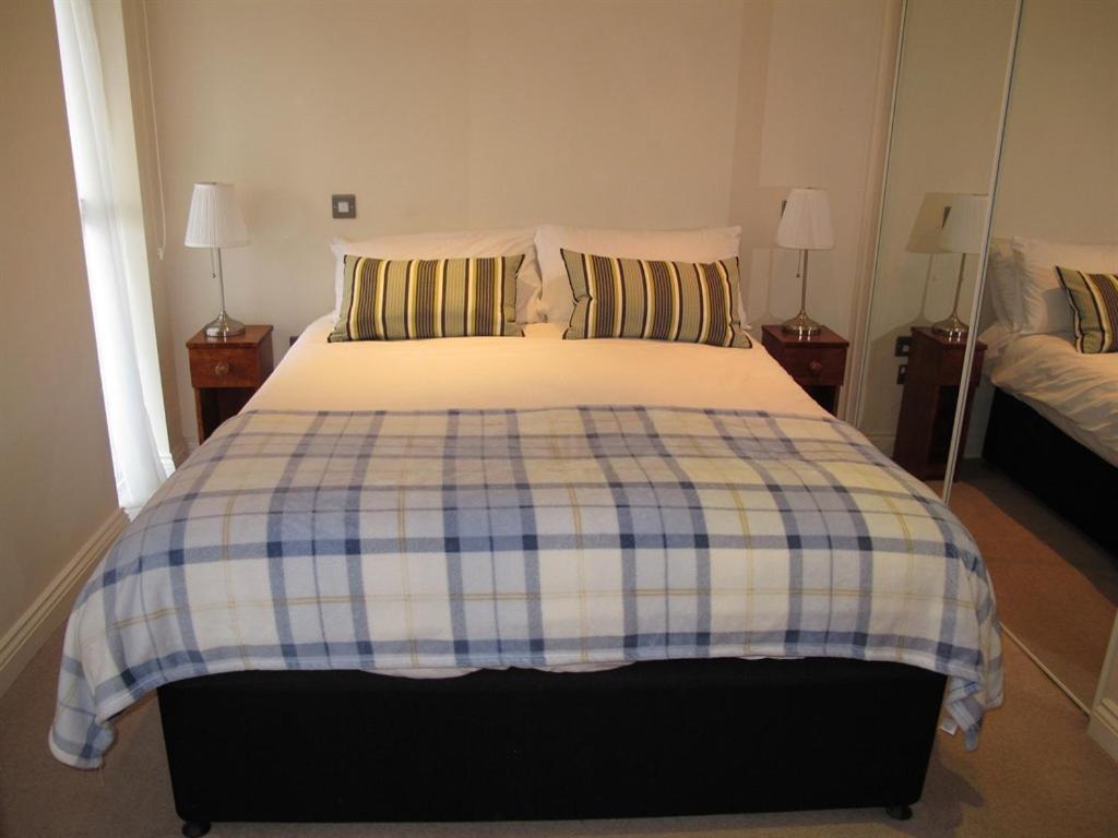 Churchill Two Bedroom Apartments With Free Parking And The Minster View York Oda fotoğraf
