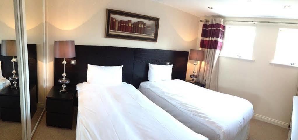 Churchill Two Bedroom Apartments With Free Parking And The Minster View York Dış mekan fotoğraf